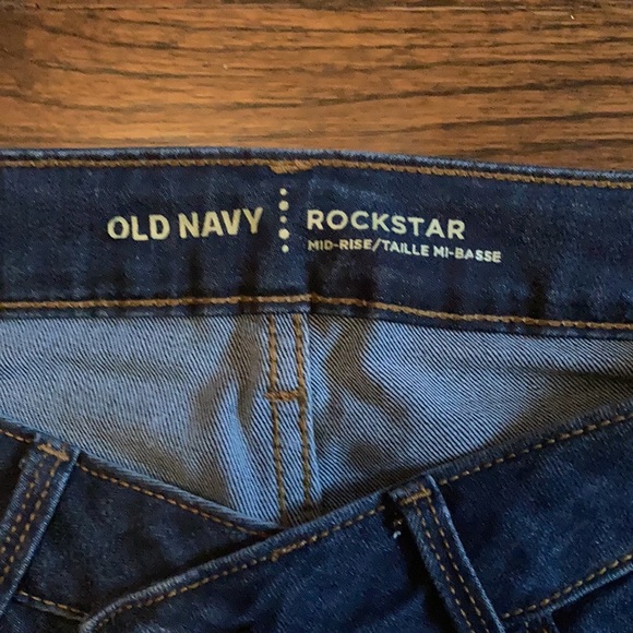 ✅Old Navy Rockstar mid rise jeans - Picture 3 of 4